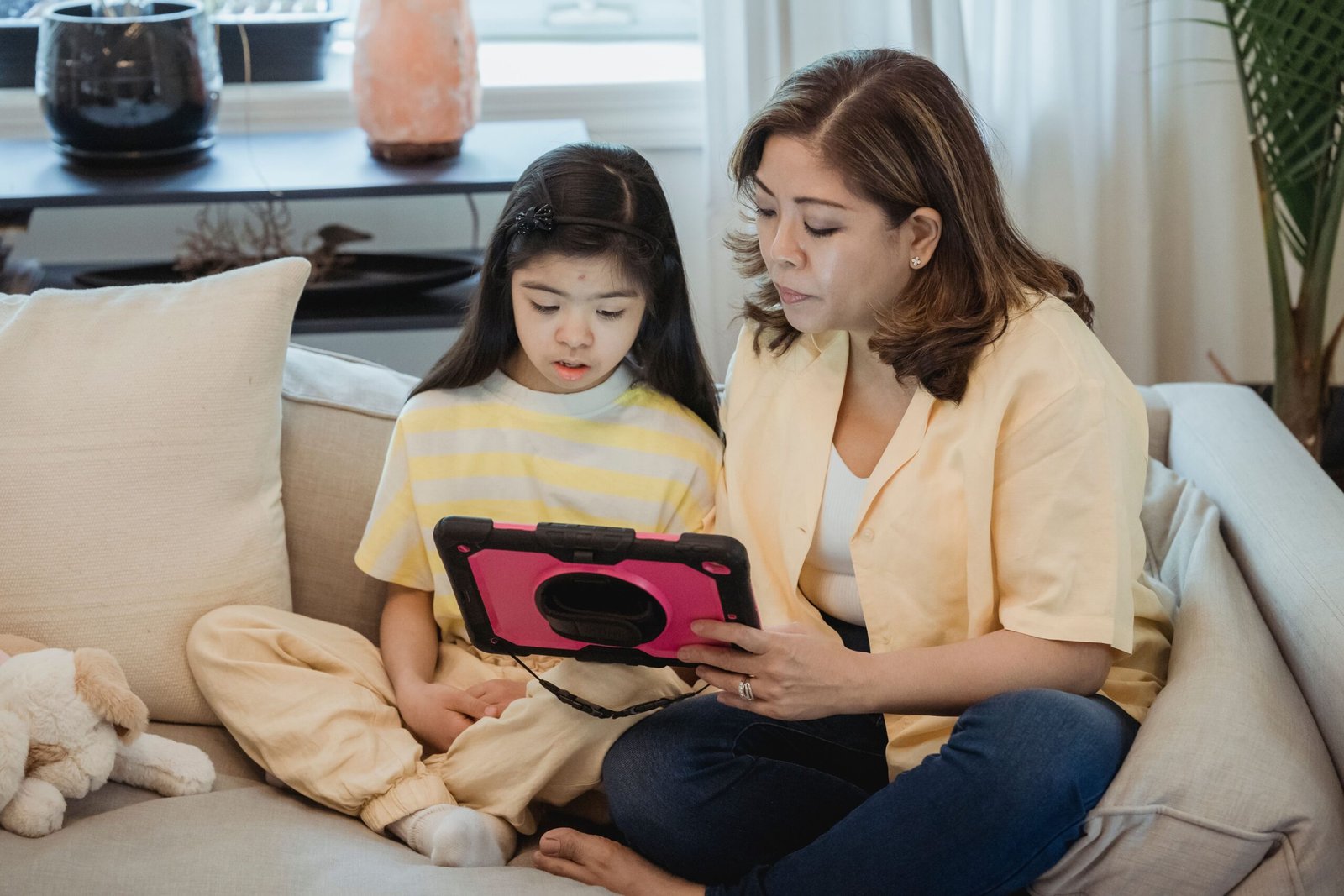 Incorporating online platforms to support children learning Mandarin