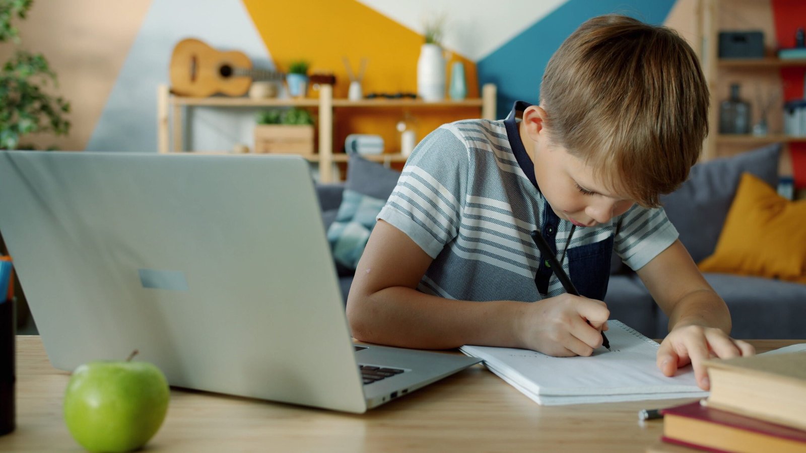 Learning through game can make understanding Mandarin easier for children